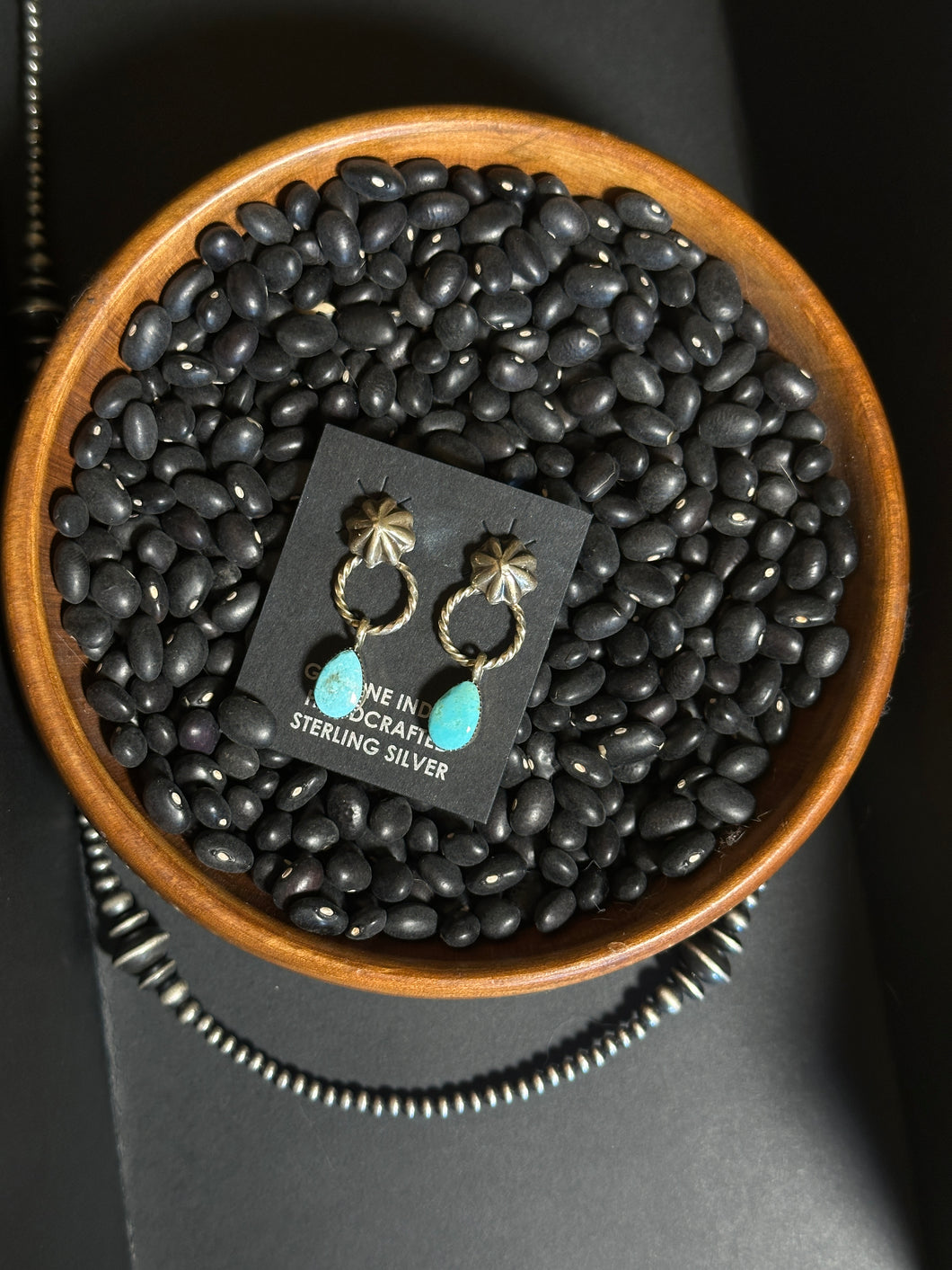 Kingman Post dangles